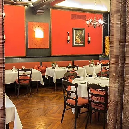 Hotel Wagners Greifen-post 4*